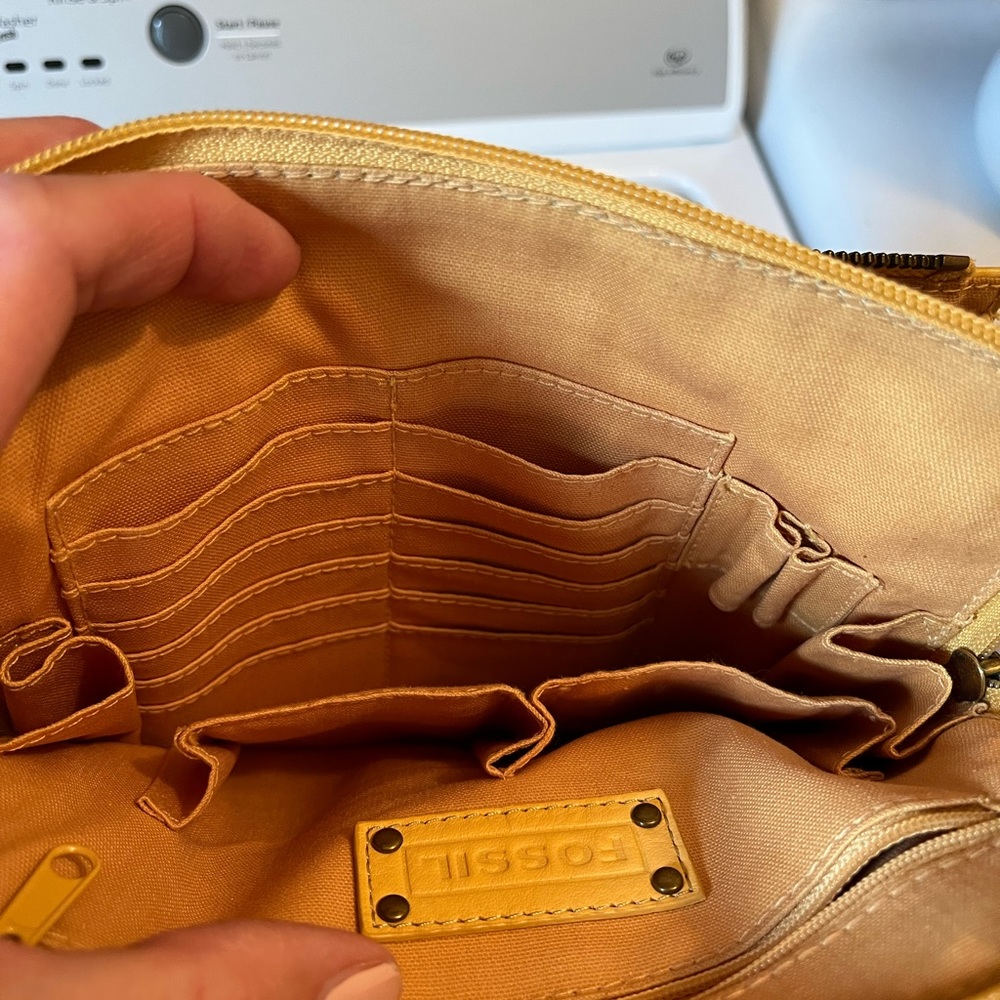 FOSSIL purse - Picture 6 of 8